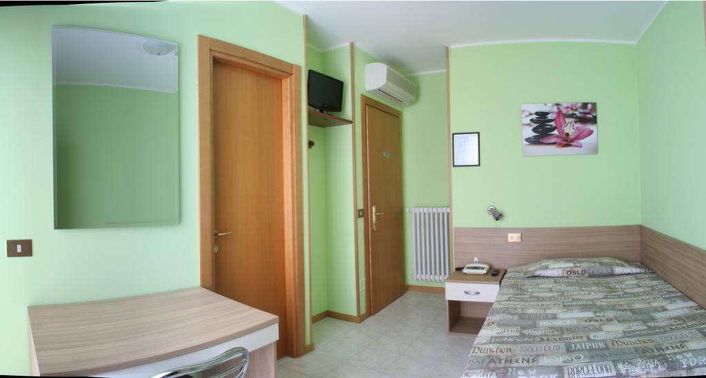 Tabiano Terme Albergo Esperia חדר תמונה