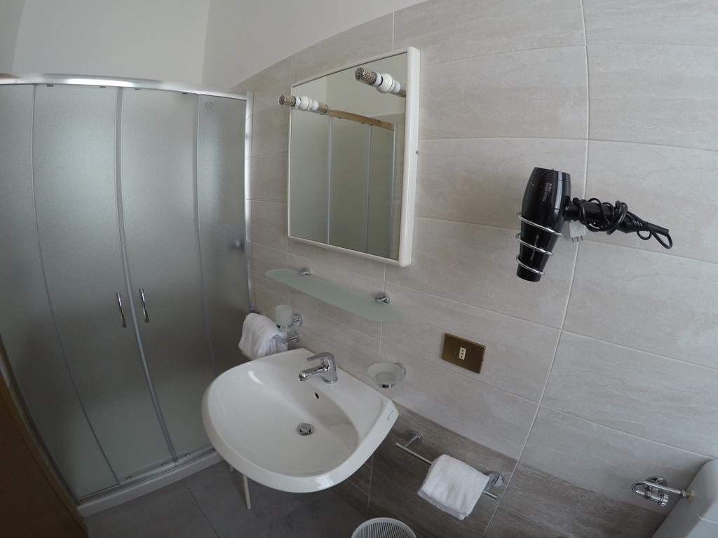 Tabiano Terme Albergo Esperia מראה חיצוני תמונה